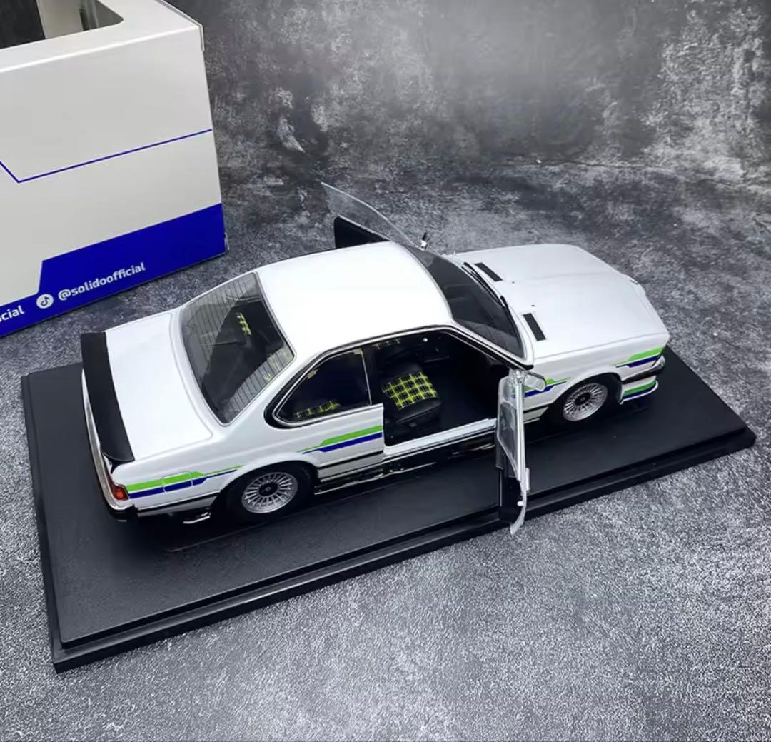 ALPINA B7 TURBO (E12) シルバー1\18スケールモデル