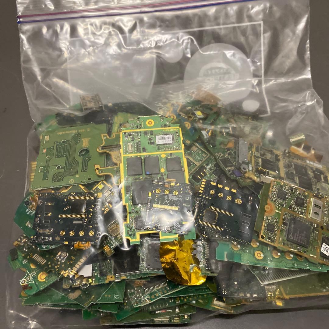 都市鉱山　ガラケー・スマホ・基盤類等