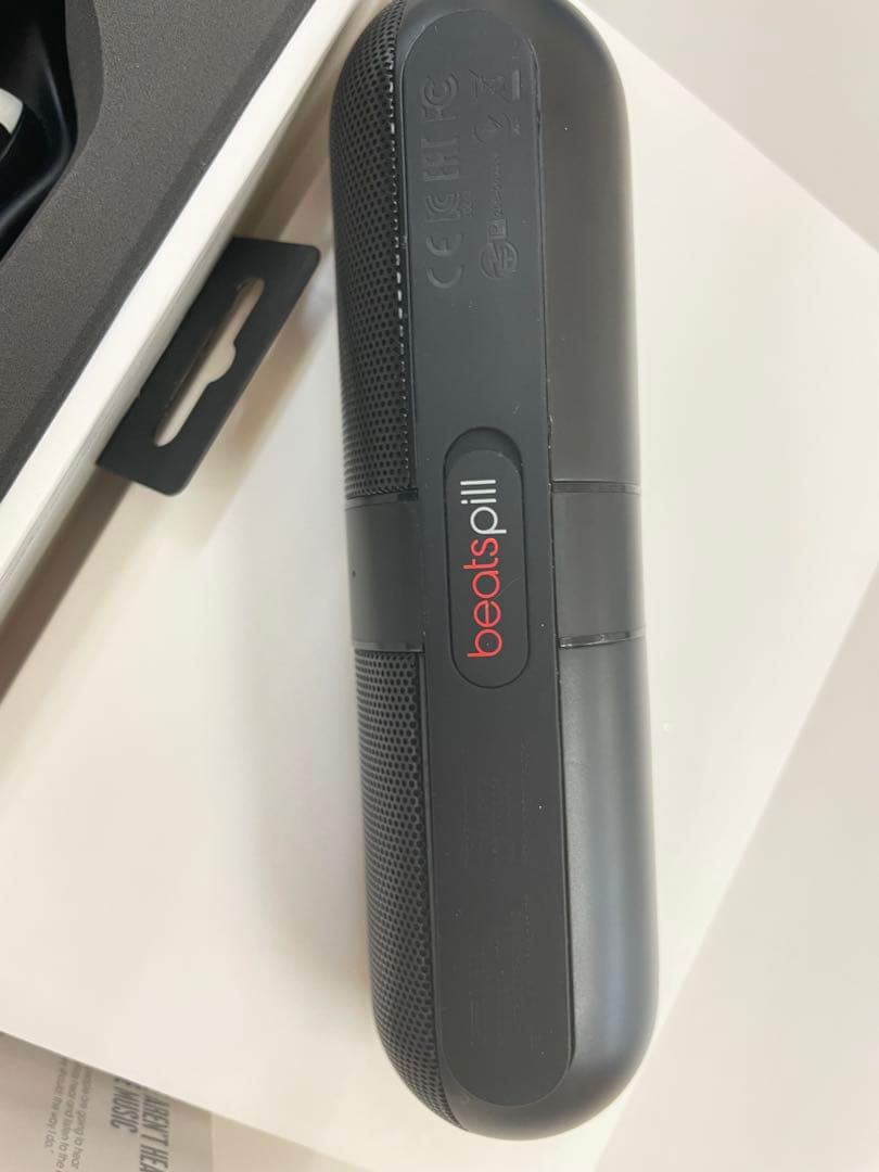 beats pills スピーカー と専用スタンド