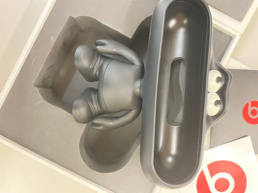 beats pills スピーカー と専用スタンド