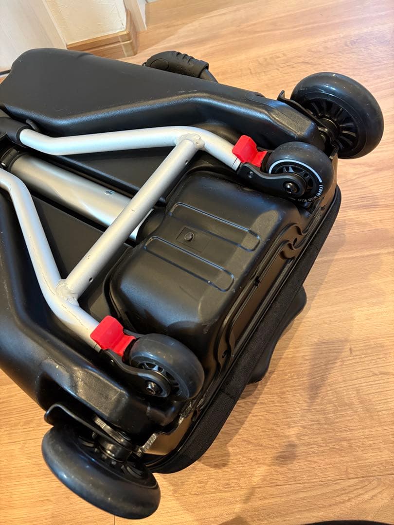 Q-BOX 乗れるキャリーケース　スーツケース