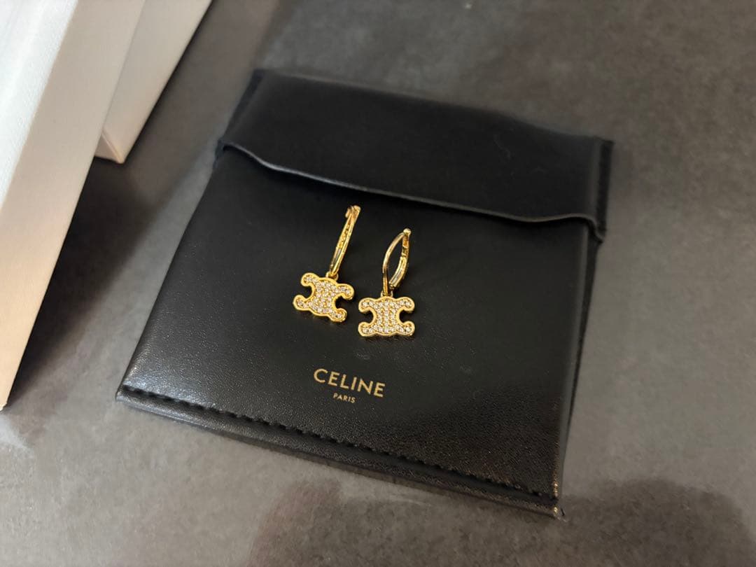 CELINE セリーヌ　トリオンフピアス　ラインストーンピアス　ゴールド