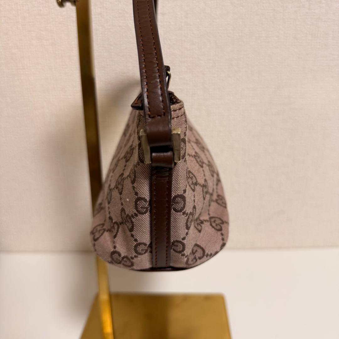 GUCCI グッチ アクセサリーポーチ　GGキャンバス