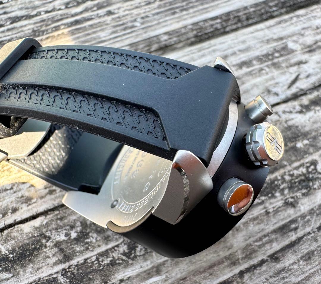 BOMBERG ボンバーグ クォーツ クロノグラフ 腕時計