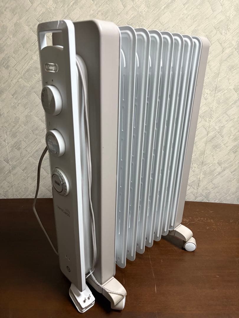 DeLonghi VertiCaldo オイルヒーター　RHJ21 F0812