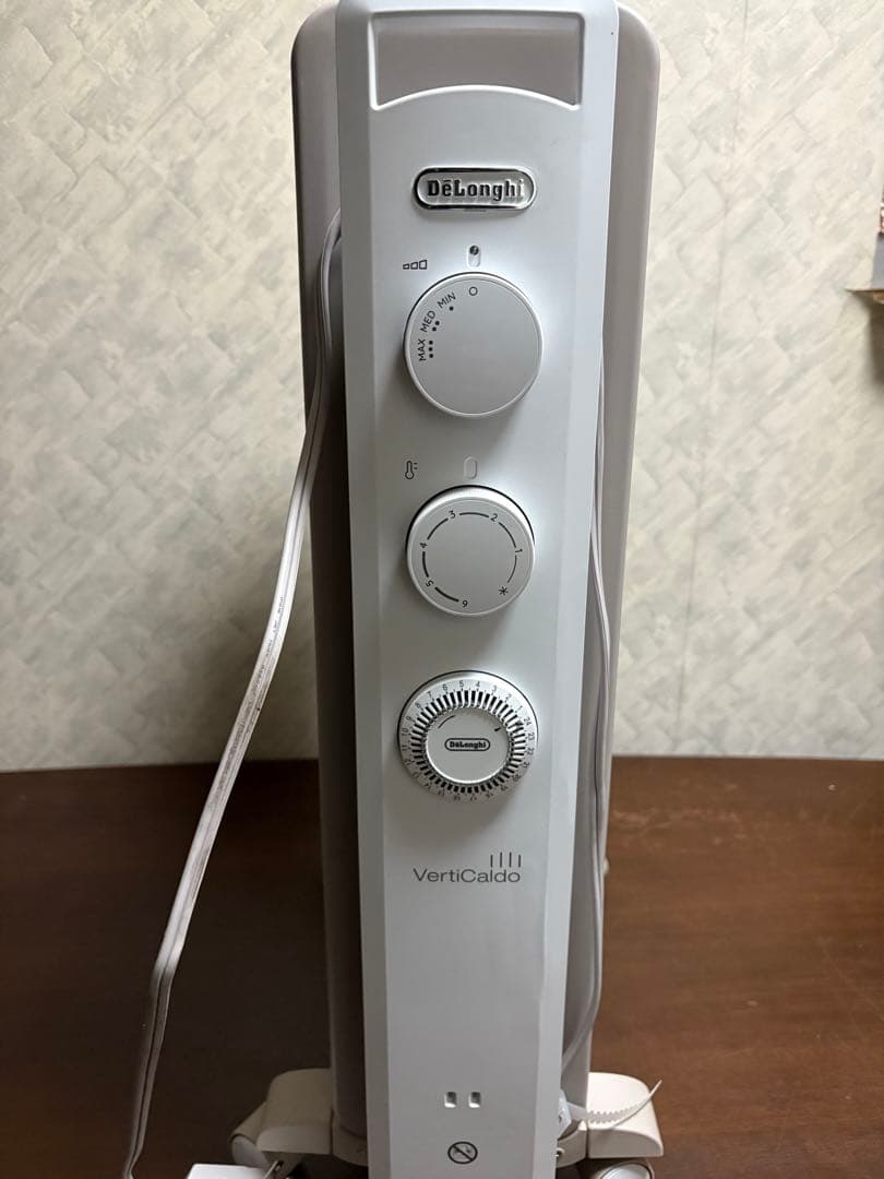 DeLonghi VertiCaldo オイルヒーター　RHJ21 F0812