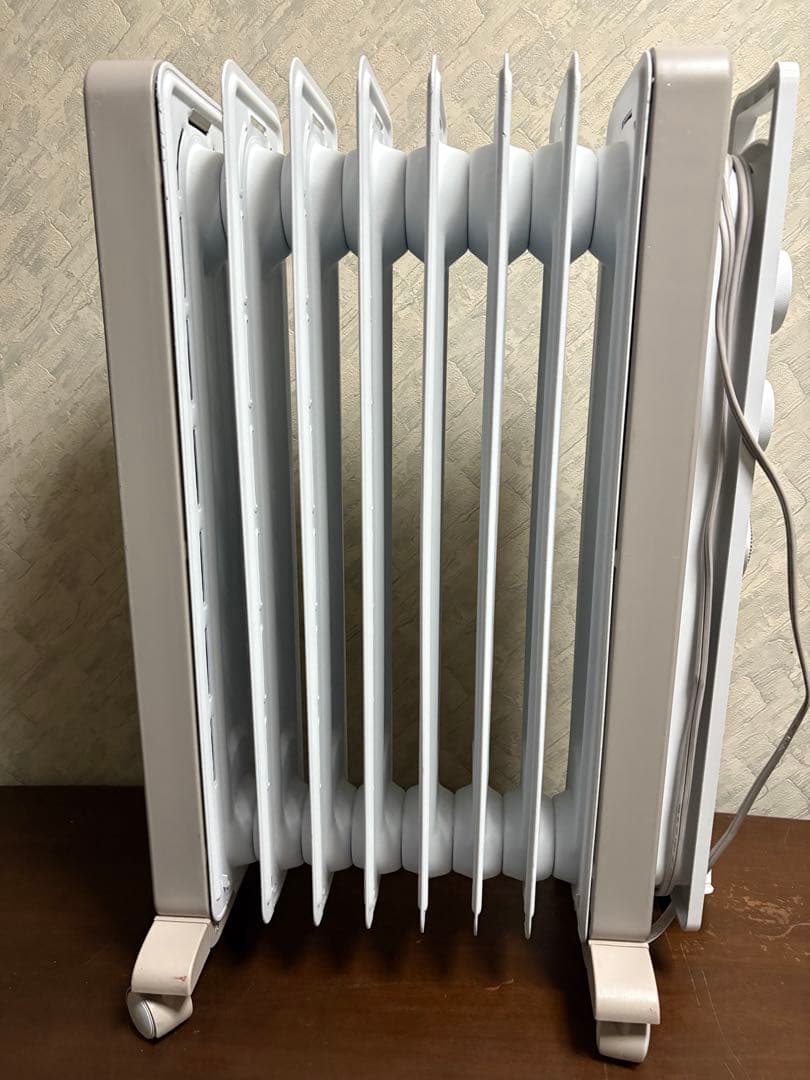 DeLonghi VertiCaldo オイルヒーター　RHJ21 F0812