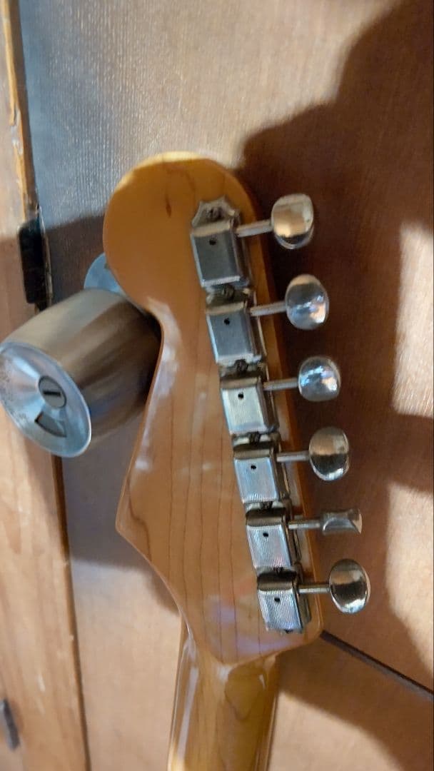 フェンダー・ジャパン、ストラトキャスター - カラー: サンバースト