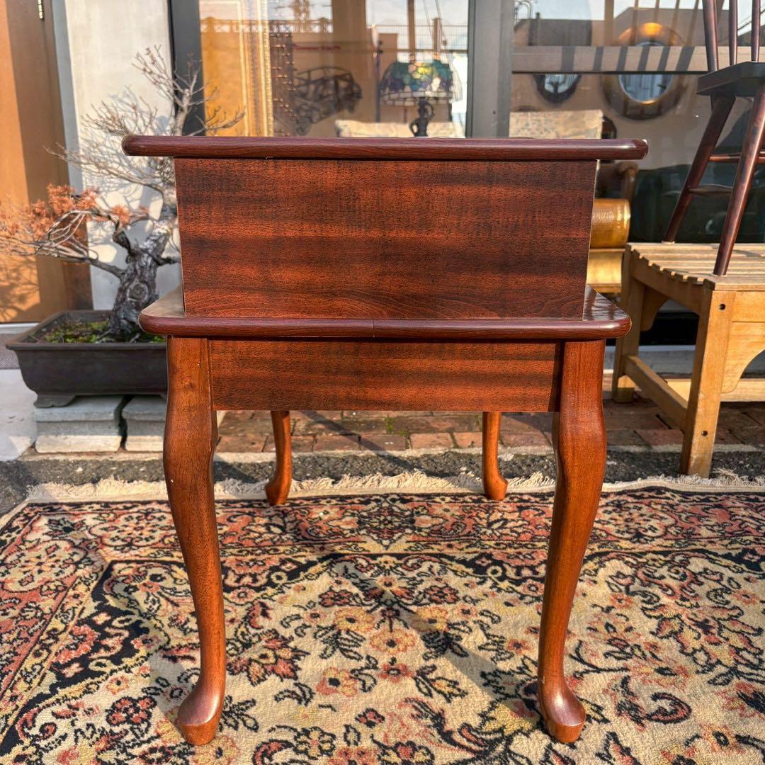 コンソールテーブル　アンティーク調　サイドテーブル　猫脚　ナイトテーブル