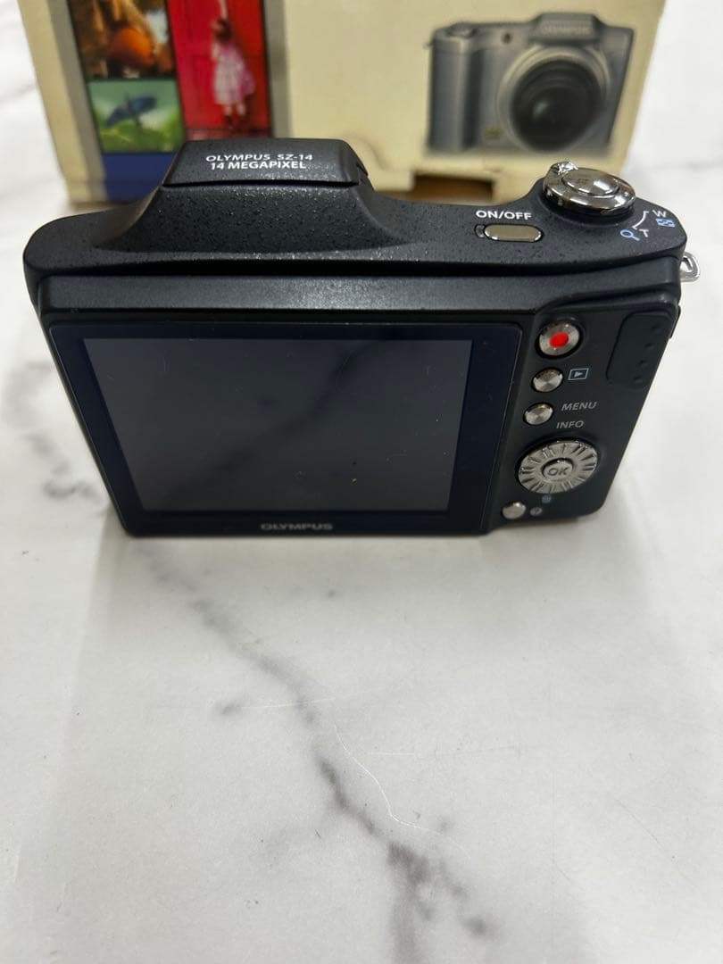 OLYMPUS デジタルカメラ　SZ-14