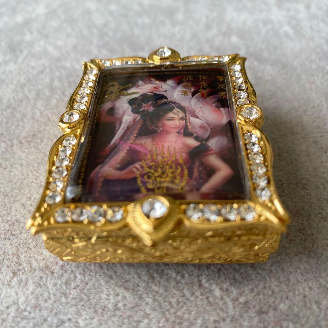 プラクルアン 美しい九尾の狐 ジンジョークカオハン 超レア 魅力 恋愛 御守り