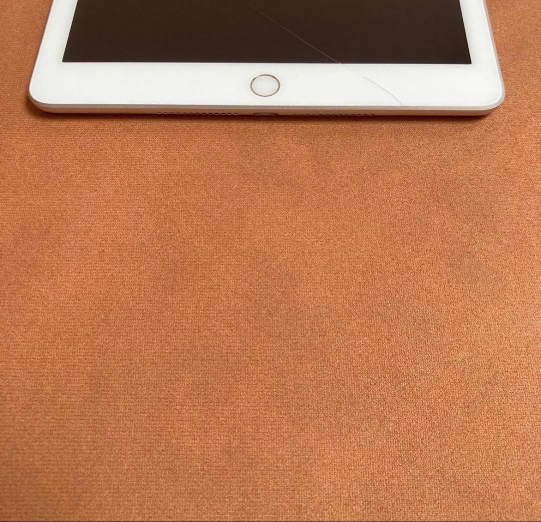 iPad6 第6世代 32GB SIMフリー