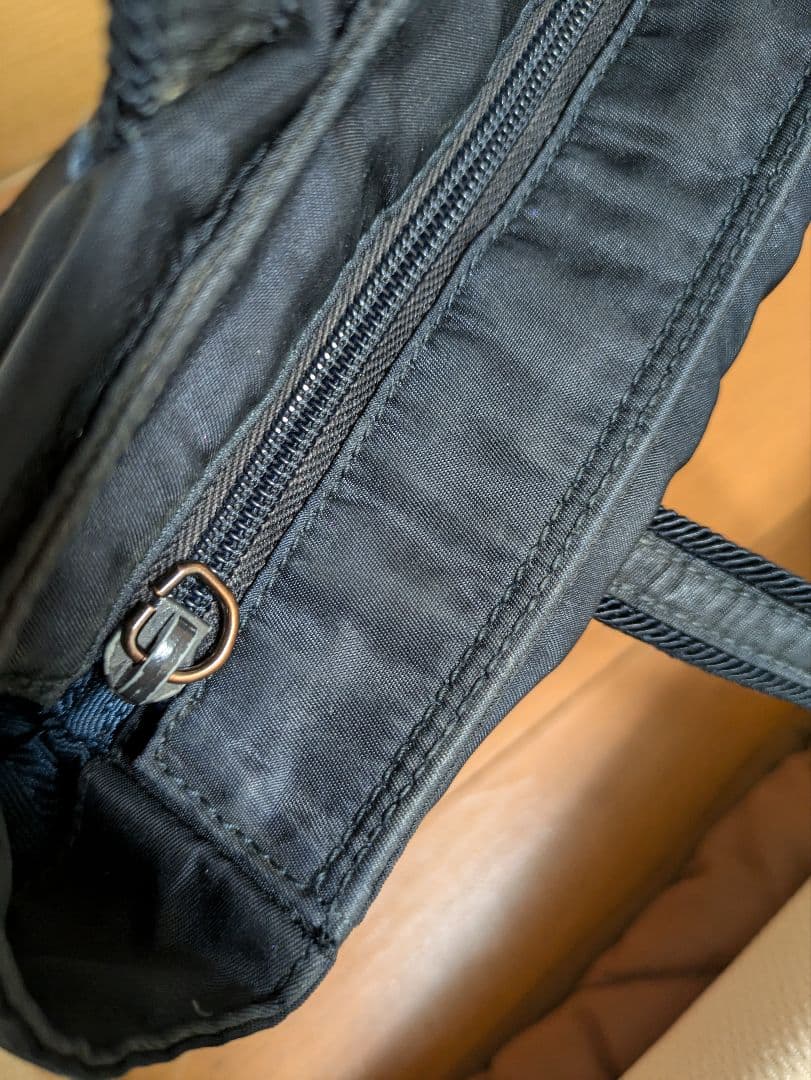 ゆうりです　PRADA 黒 ナイロン トートバッグ