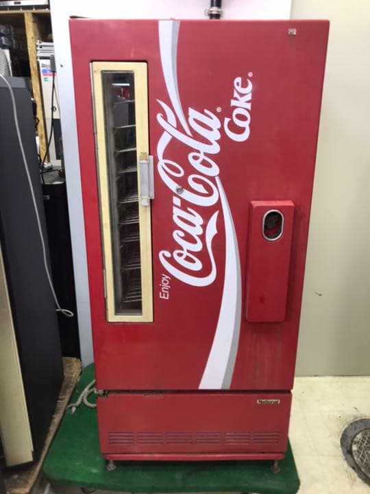 コカコーラ　販売機　冷蔵