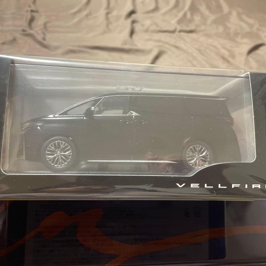 トヨタ　40 ヴェルファイア　ミニカー　新品未開封　1/30スケール　ブラック