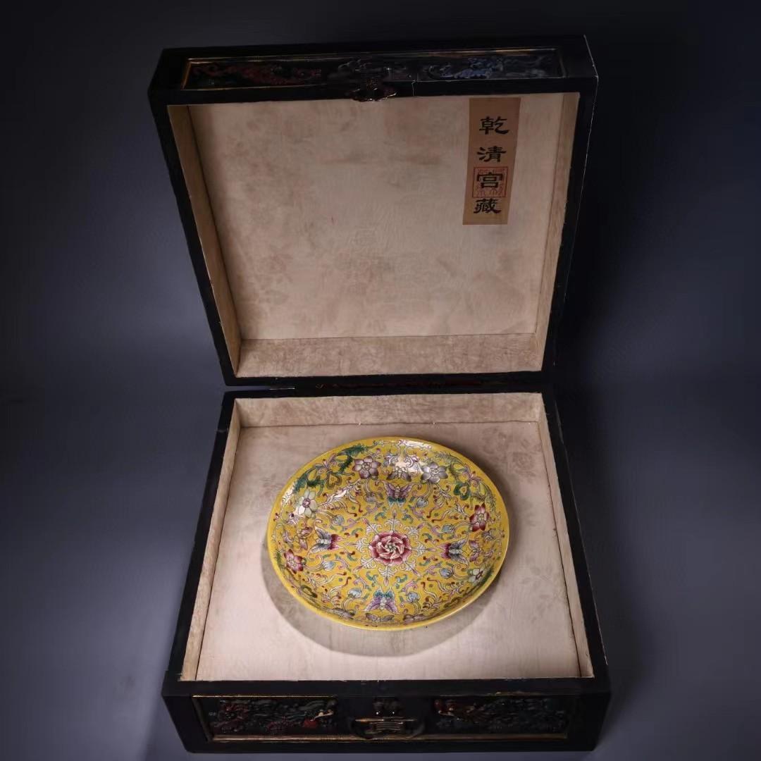 中国古美術・珍蔵陶磁器の皿・置物・純手描き・極細工・茶道具・文房具・漆器の箱付き