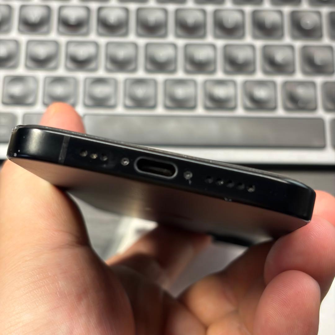 Apple iPhone 16ブラック 本体 256㎇保険付き