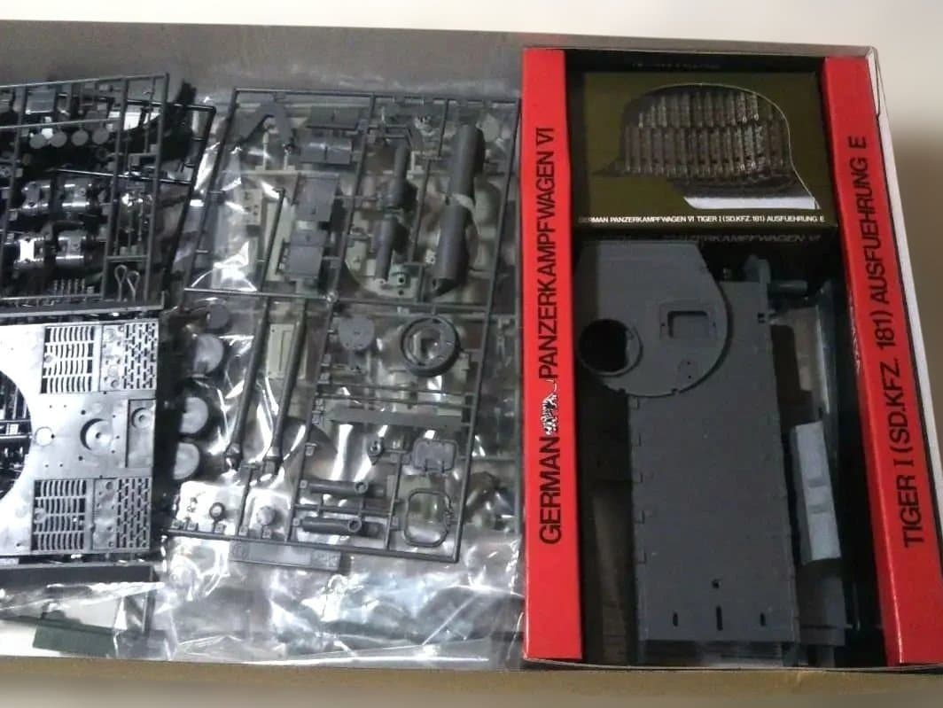 タミヤビックスケールドイツ陸軍重戦車 タイガーI型 1/25一部ランナー外れ有り