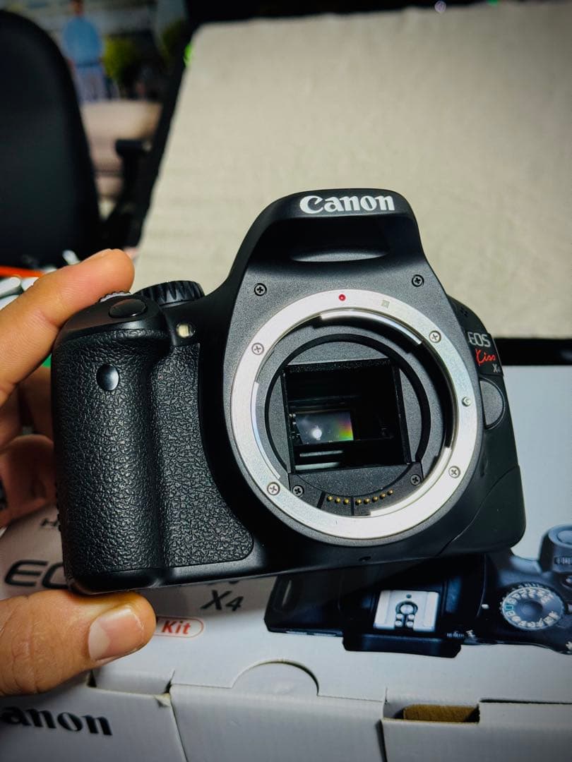 極美品Kiss X4 18-55mm + 50mm単焦点 + フード付フルセット