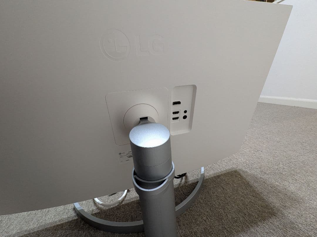 LGモニター32UN650-W 31.5インチ/4K