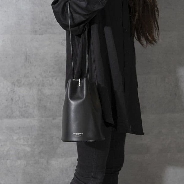 新品❕アンノウン プロダクツ ユニセックス ハンドバッグ GASSAI Bag