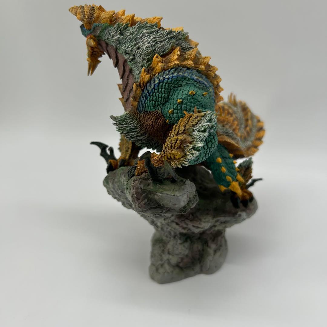 ジンオウガ クリエイターズモデル 復刻版 カプコンフィギュアビルダー モンハン