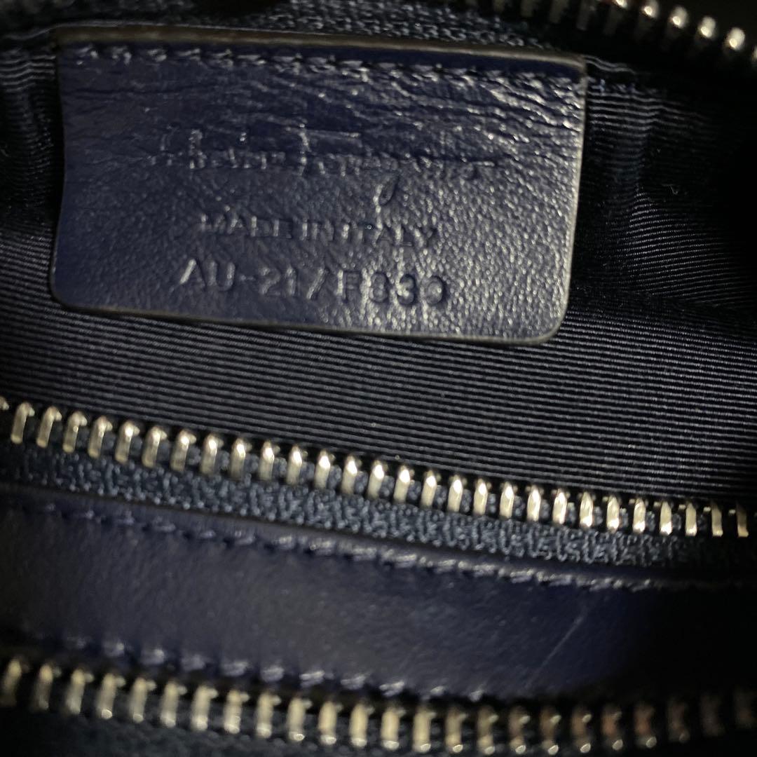 サルヴァトーレフェラガモ ノリータ ハンドバッグ ネイビー