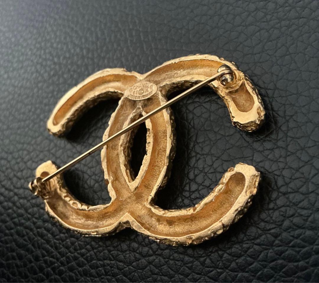 時*計様 本物保証！希少 シャネル ブローチ 溶岩 ココマーク ゴールド ！