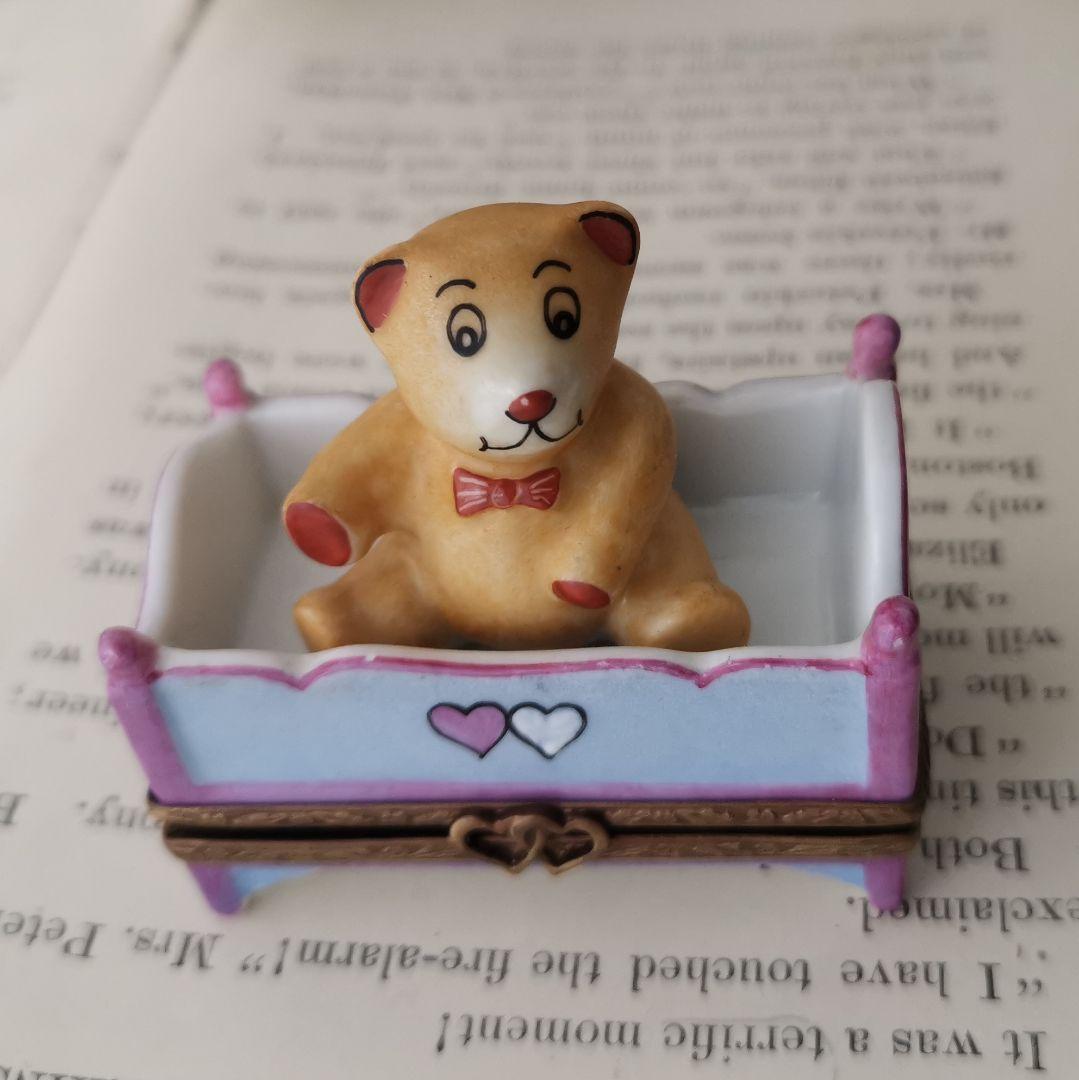 リモージュボックス　テディベアとベビーベッド　フランス製トリンケットボックス