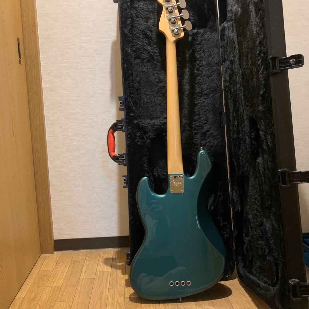 ベース Fender Jazz Bass Adam Clayton model