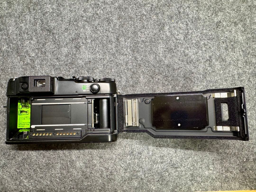 【超美品】CONTAX G2 ブラック+本革カメラケース+ケーブルスイッチ