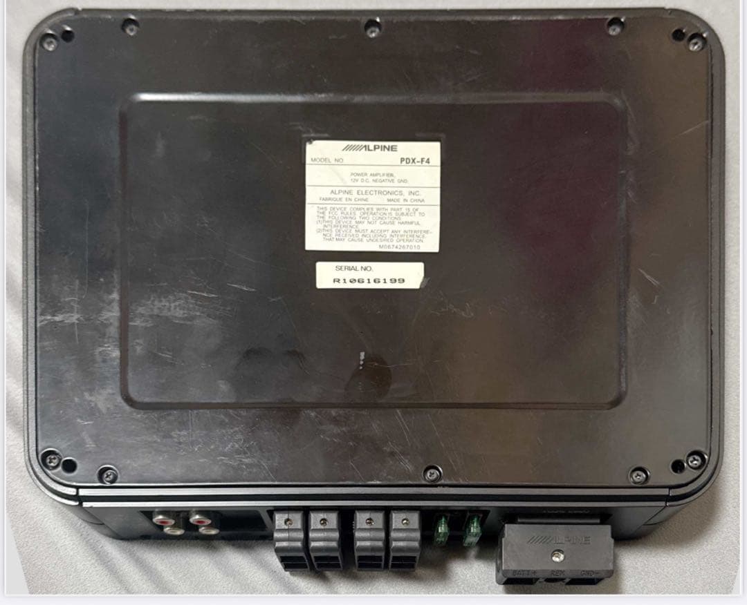 ALPINE PDA-4 アンプ