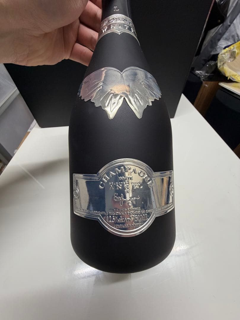 Angel Champagne マットブラックボトル