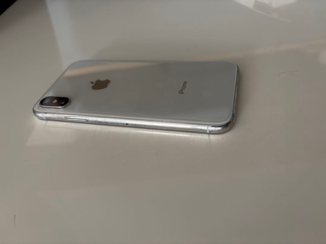 iPhonexs 256 ホワイト　液晶に傷あり