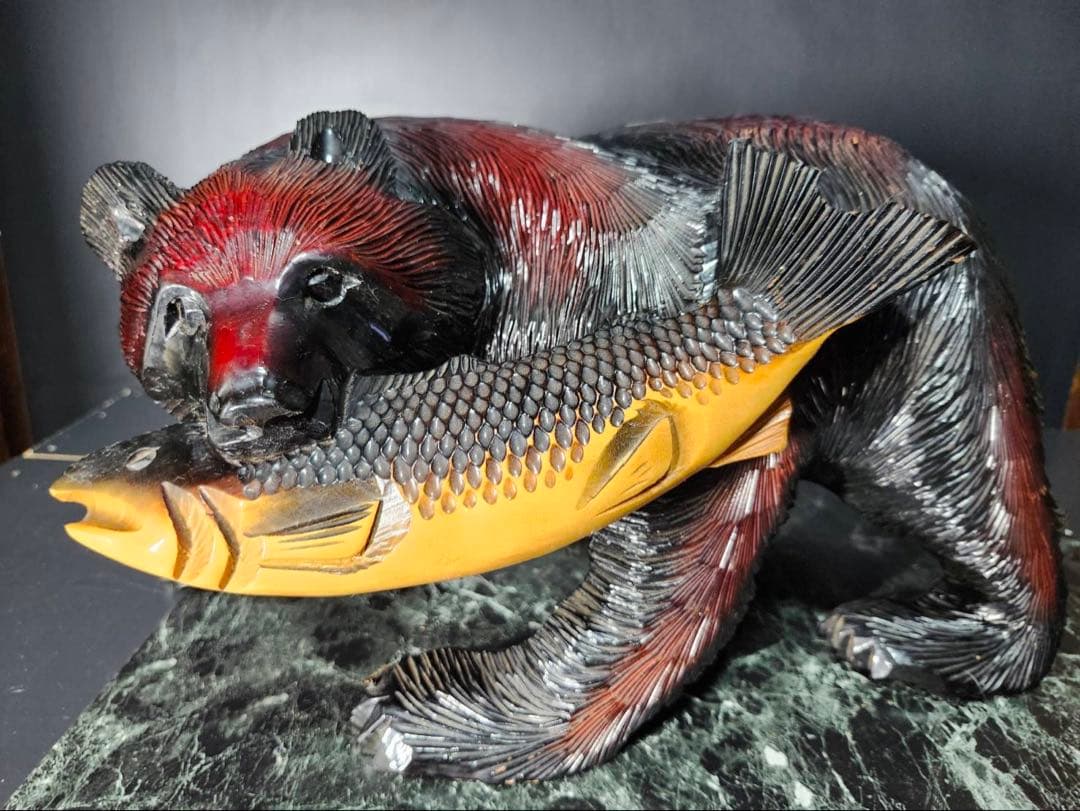 木製熊の置物　木彫りの熊　光峰作