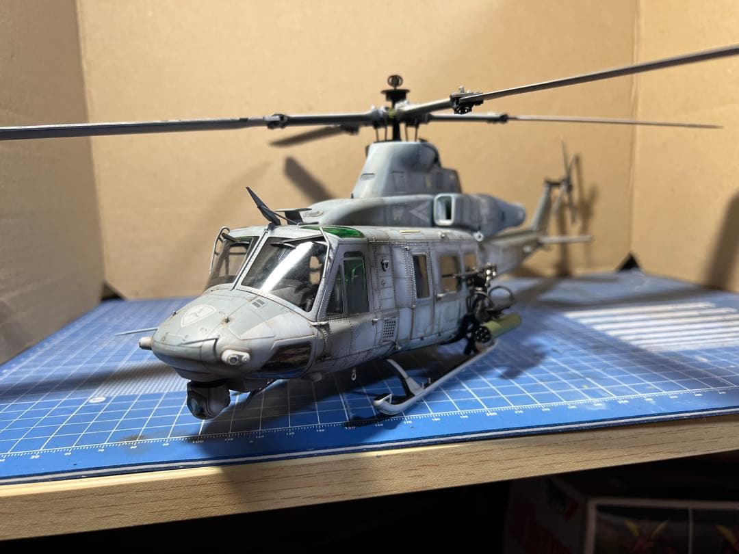 アカデミー 1/35 uh-1y ヴェノム 完成品