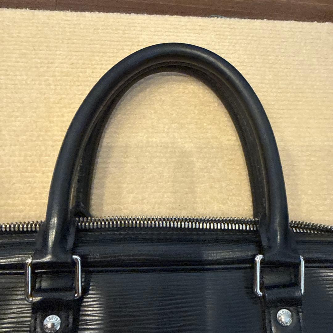ルイヴィトン⭐️美品エピ黒 レザー ビジネスバッグ
