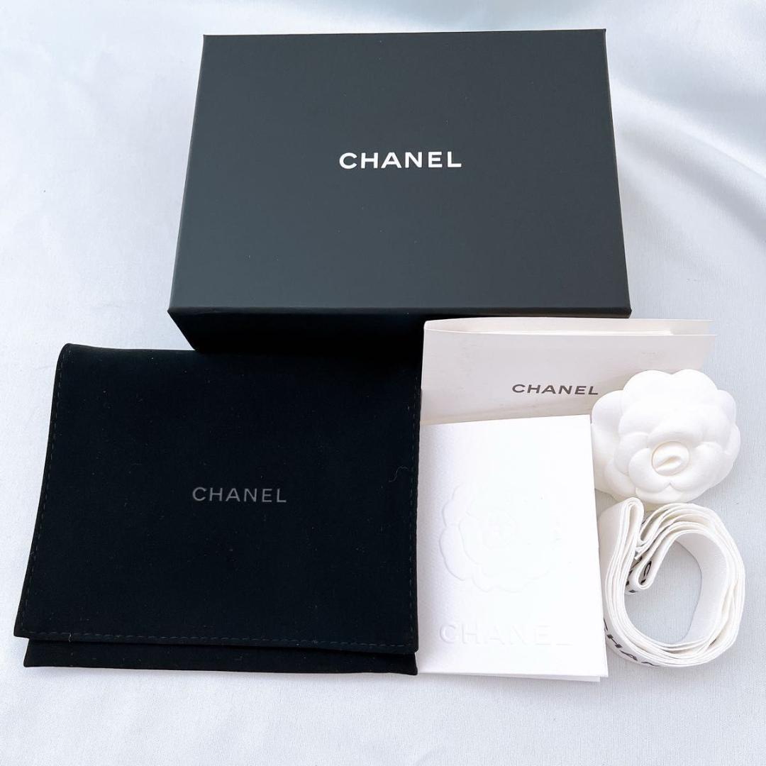 【くらら】新品 シャネル 三つ折り財布 クラシックスモールウォレット