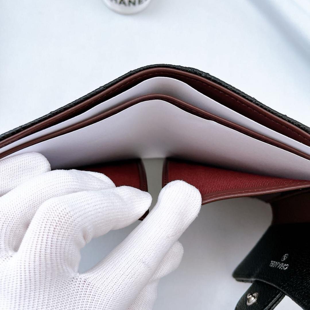 【くらら】新品 シャネル 三つ折り財布 クラシックスモールウォレット