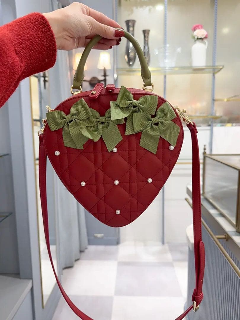 新品タグ付き★メゾンドフルール★今季いちごショルダーバッグ2wayオンライン完売