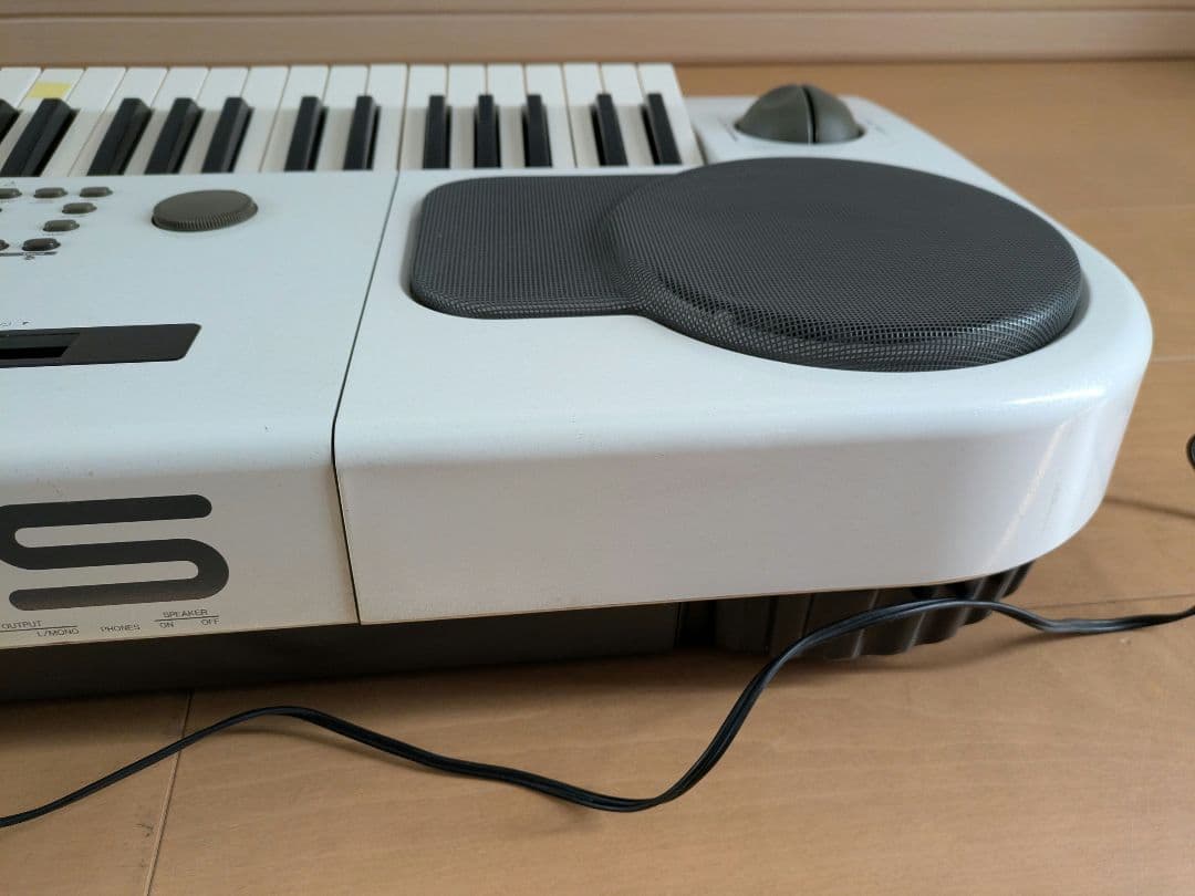 ヤマハ　シンセサイザー　EOS B700　MDF3　ジャンク扱い品