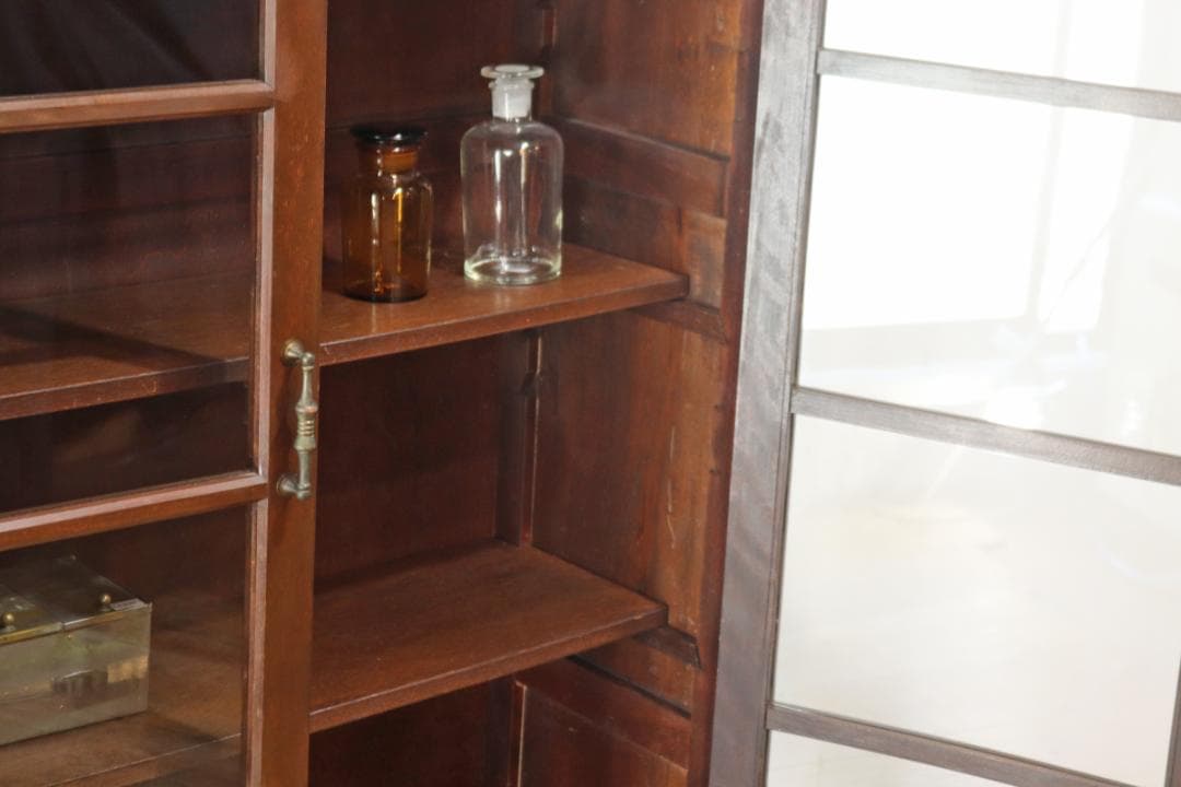 レトロ ガラスキャビネット 本箱 収納 食器棚 ラック 引き出し 抽斗 2杯