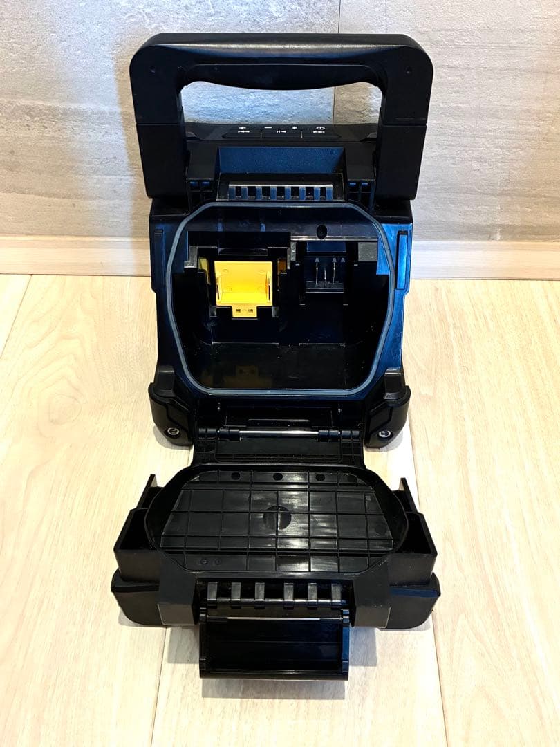 Makita ワイヤレススピーカー MR200 Bluetooth 本体のみ