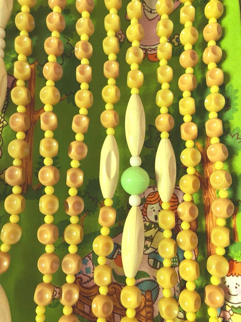 昭和レトロ ビーズのれん 黄色 緑色 当時物　レトロポップ 玉暖簾 珠暖簾