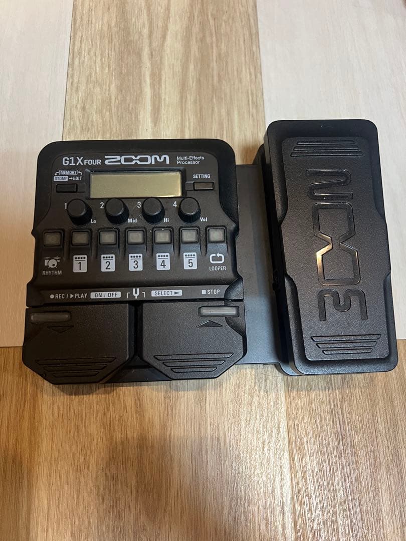 ZOOM G1XFOUR マルチエフェクター