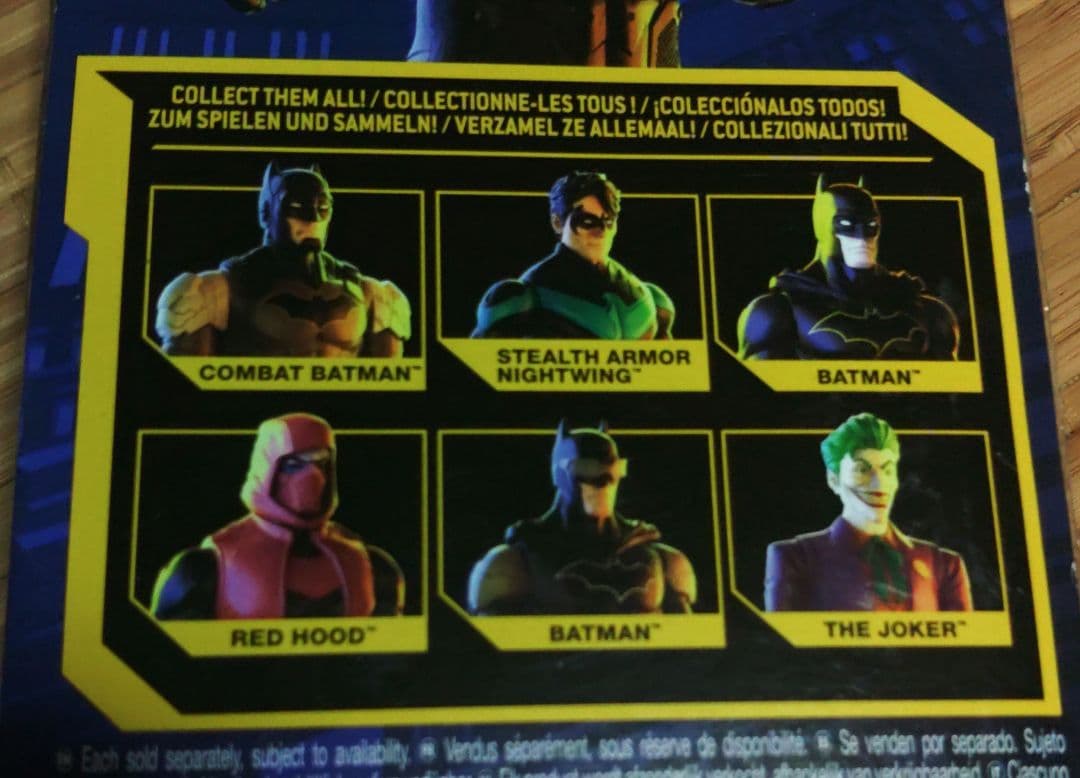 バットマンシリーズ　フィギュア３体とバットモービル