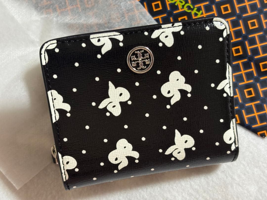 【新品未使用】トリーバーチ　財布　二つ折り　ロビンソン　リボン　革