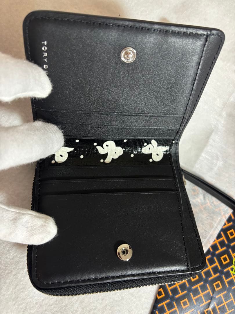 【新品未使用】トリーバーチ　財布　二つ折り　ロビンソン　リボン　革