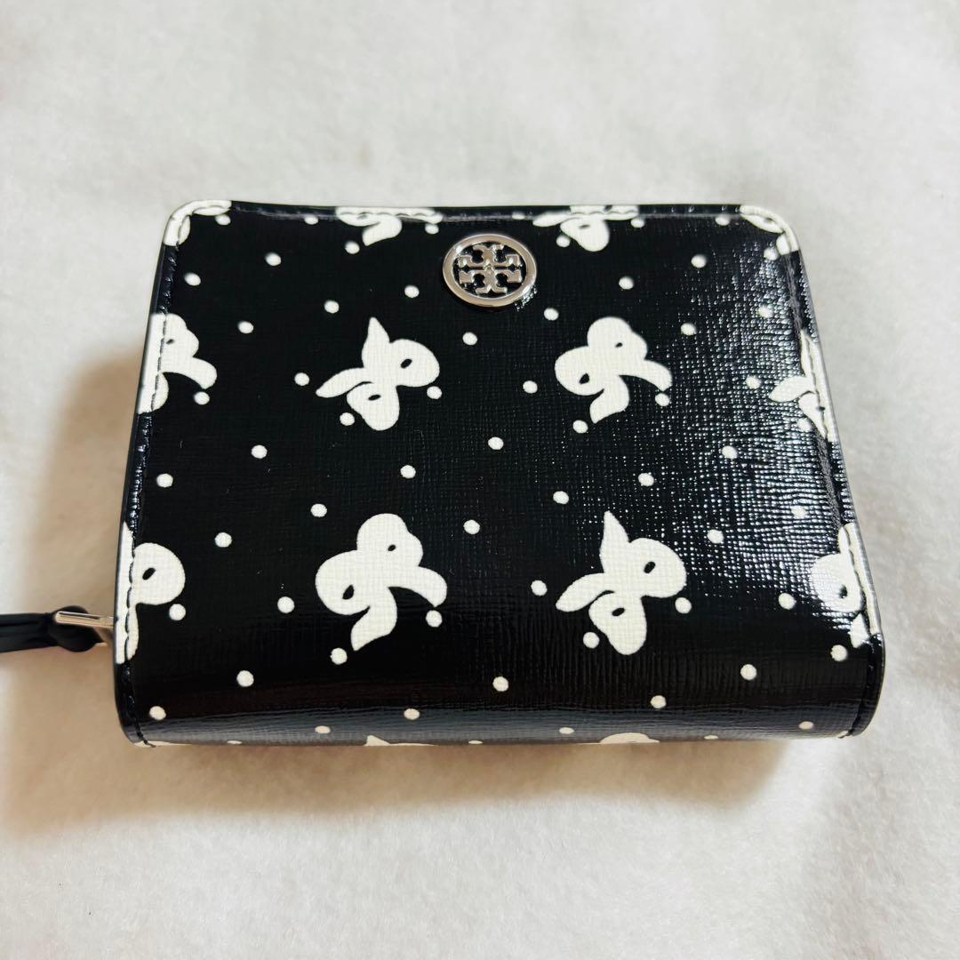 【新品未使用】トリーバーチ　財布　二つ折り　ロビンソン　リボン　革