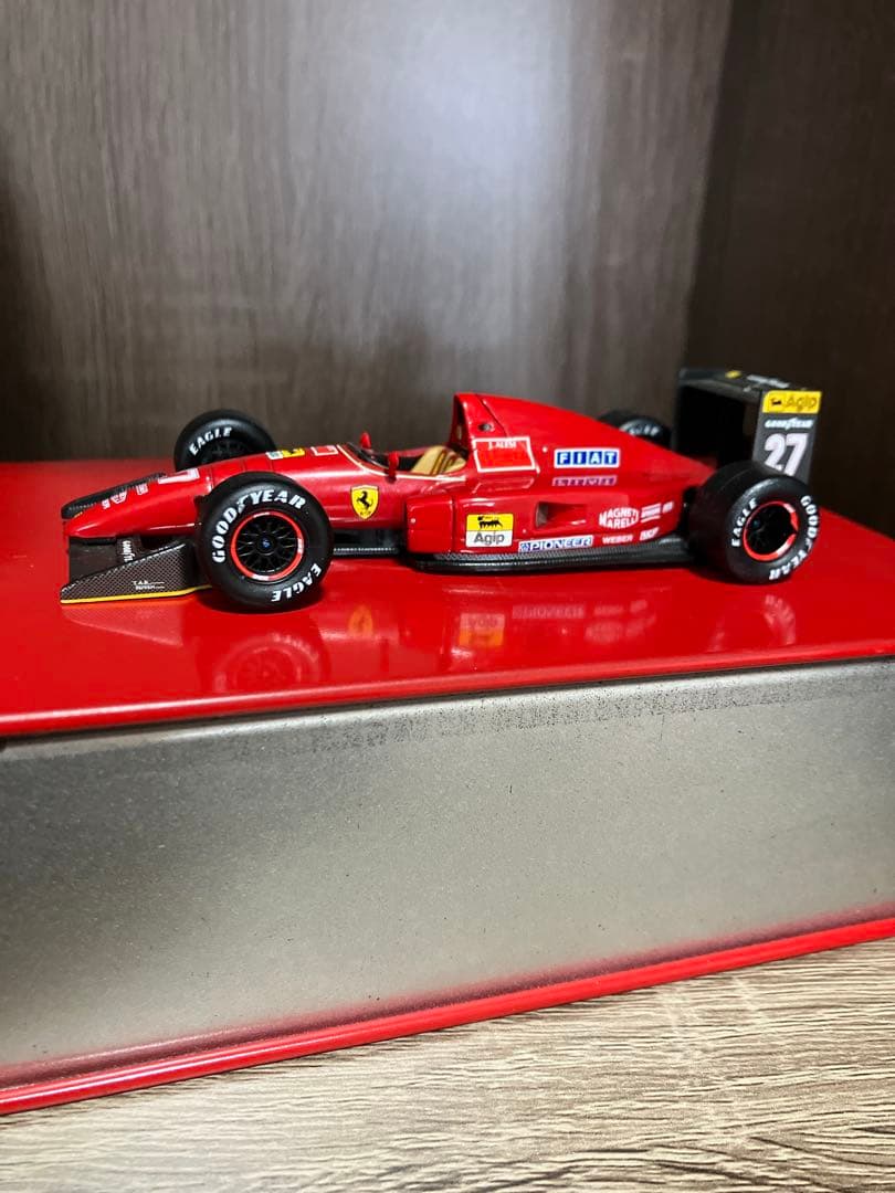 フェラーリ F92A J.アレジ 1/43 ミニカー